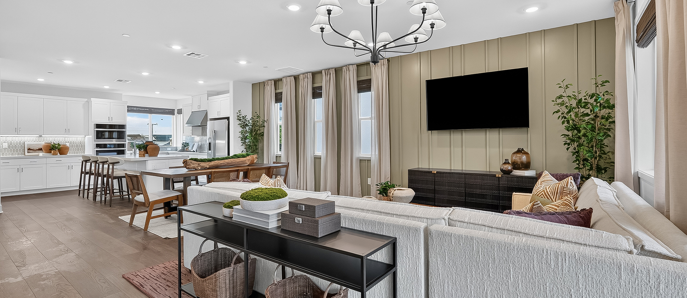 Ellison Manhattan Square Res2 Living 2of3 F2