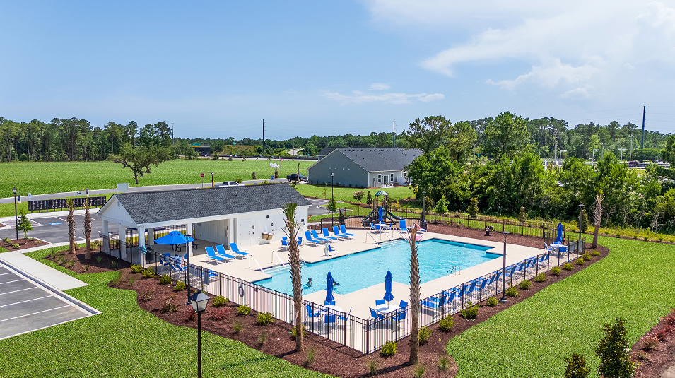 Victory Point Amenity Pool (Swimming Pool in Cameron Pines)