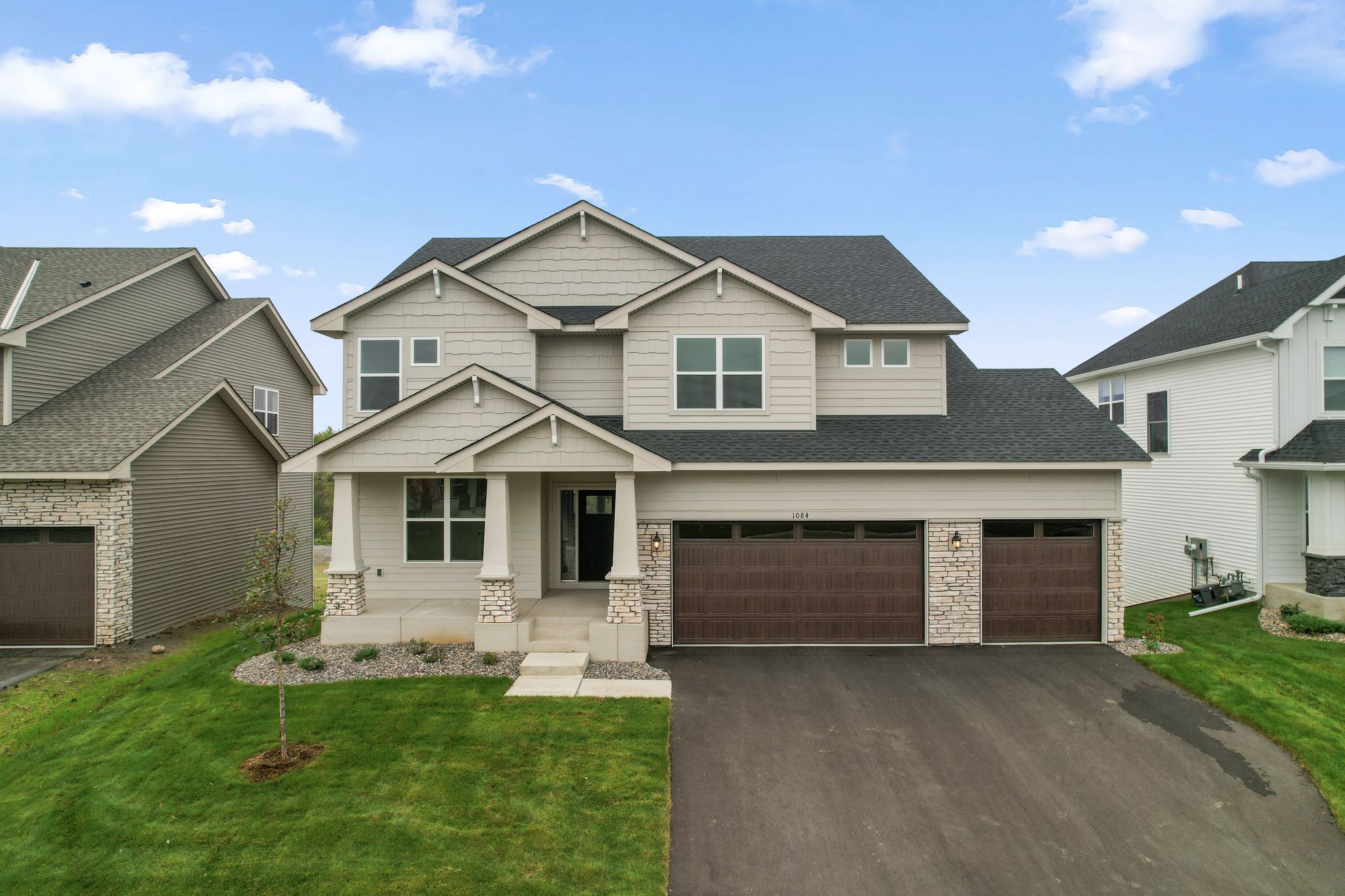 1084 Adamstown Dr exterior