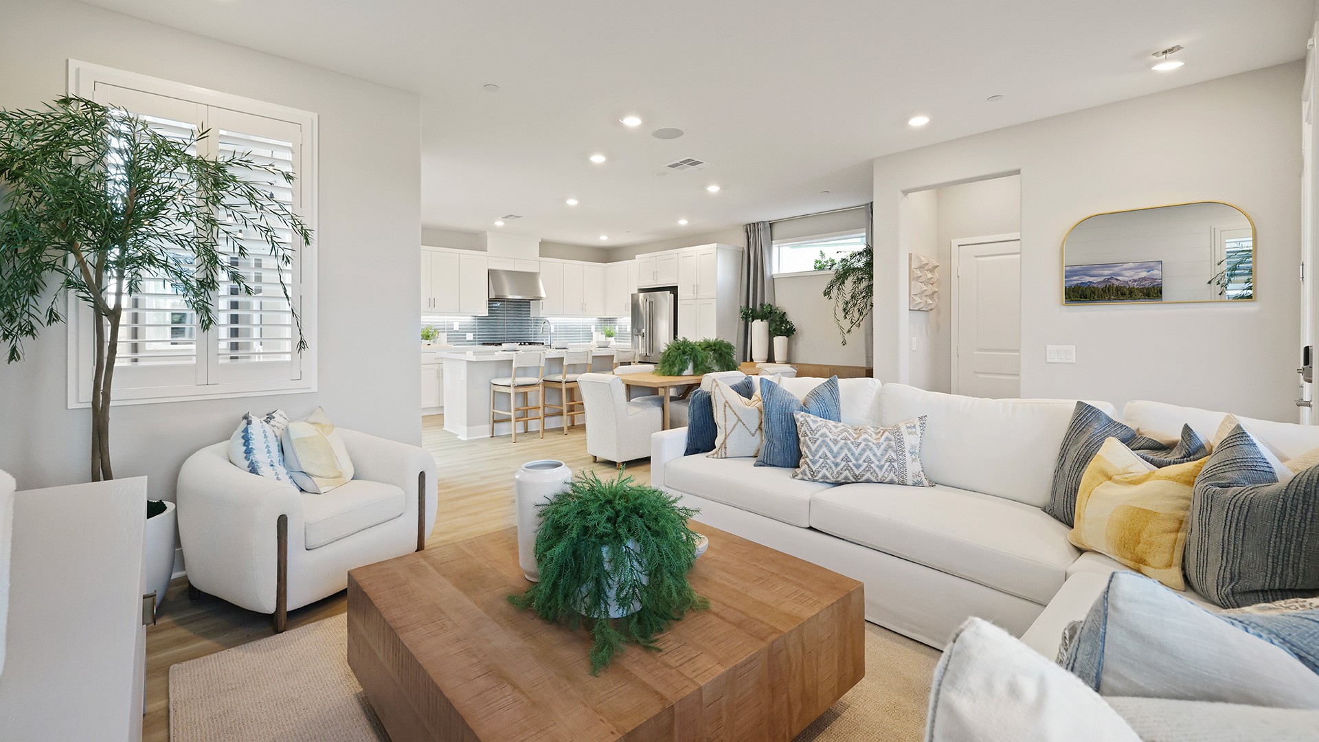 Solaire Vantage Valencia Res1 Living 5of5 F1 1