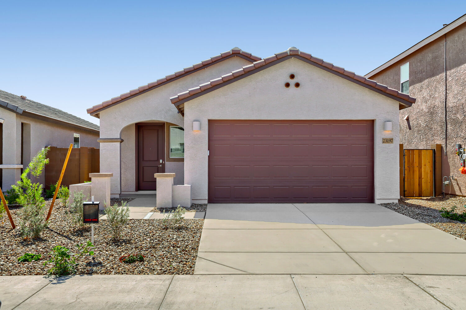 23197 W Corona Ave   Web Quality   001   01 Exterior Front