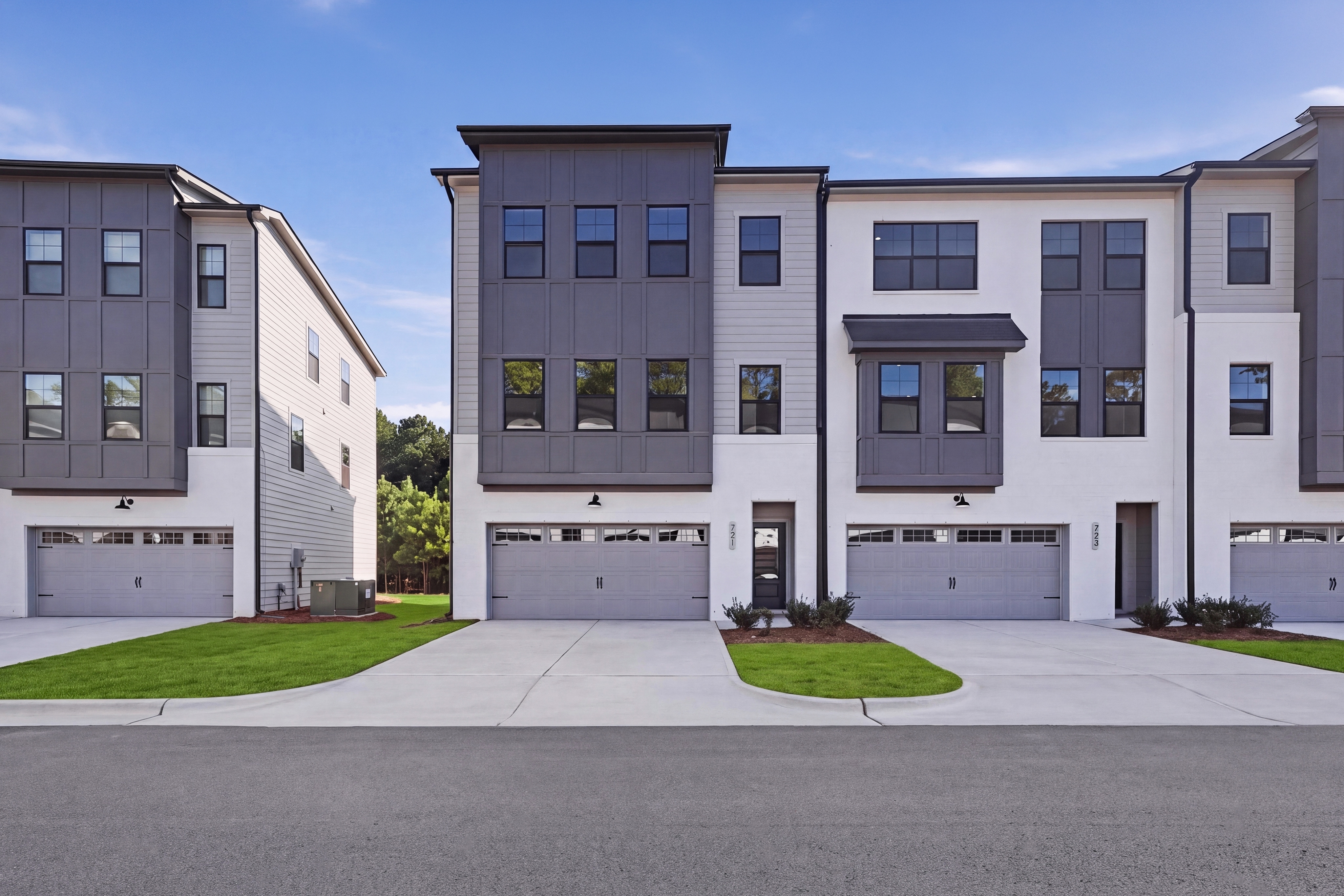 721 MILDRED OAKS CT.