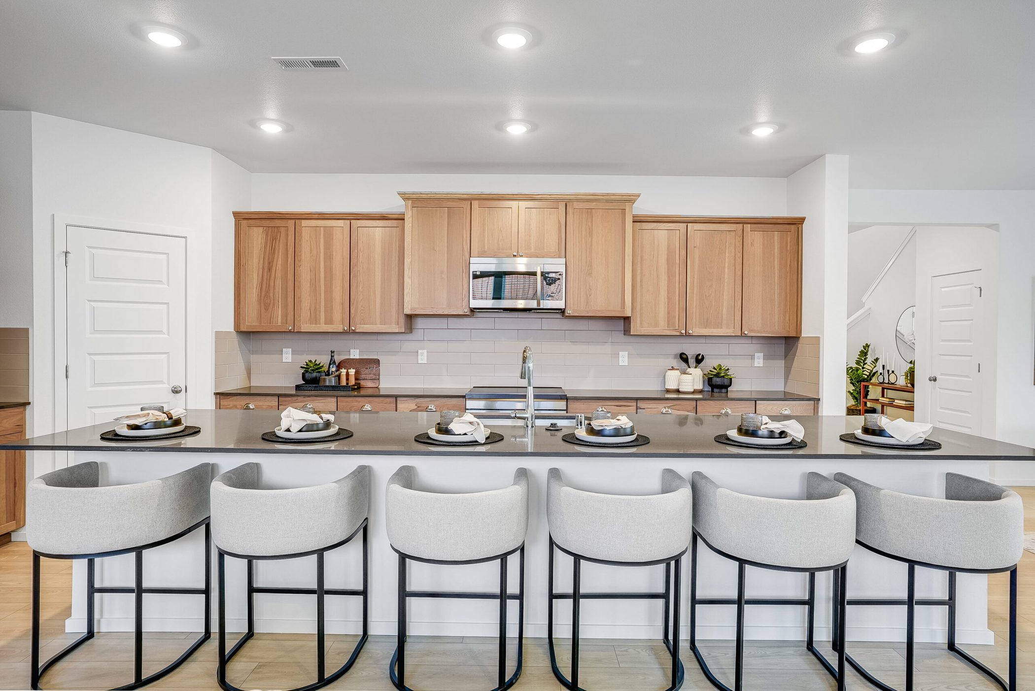 Gallery Tehaleh Glacier Pointe Cherry Kitchen 3of3 F1 1 scaled