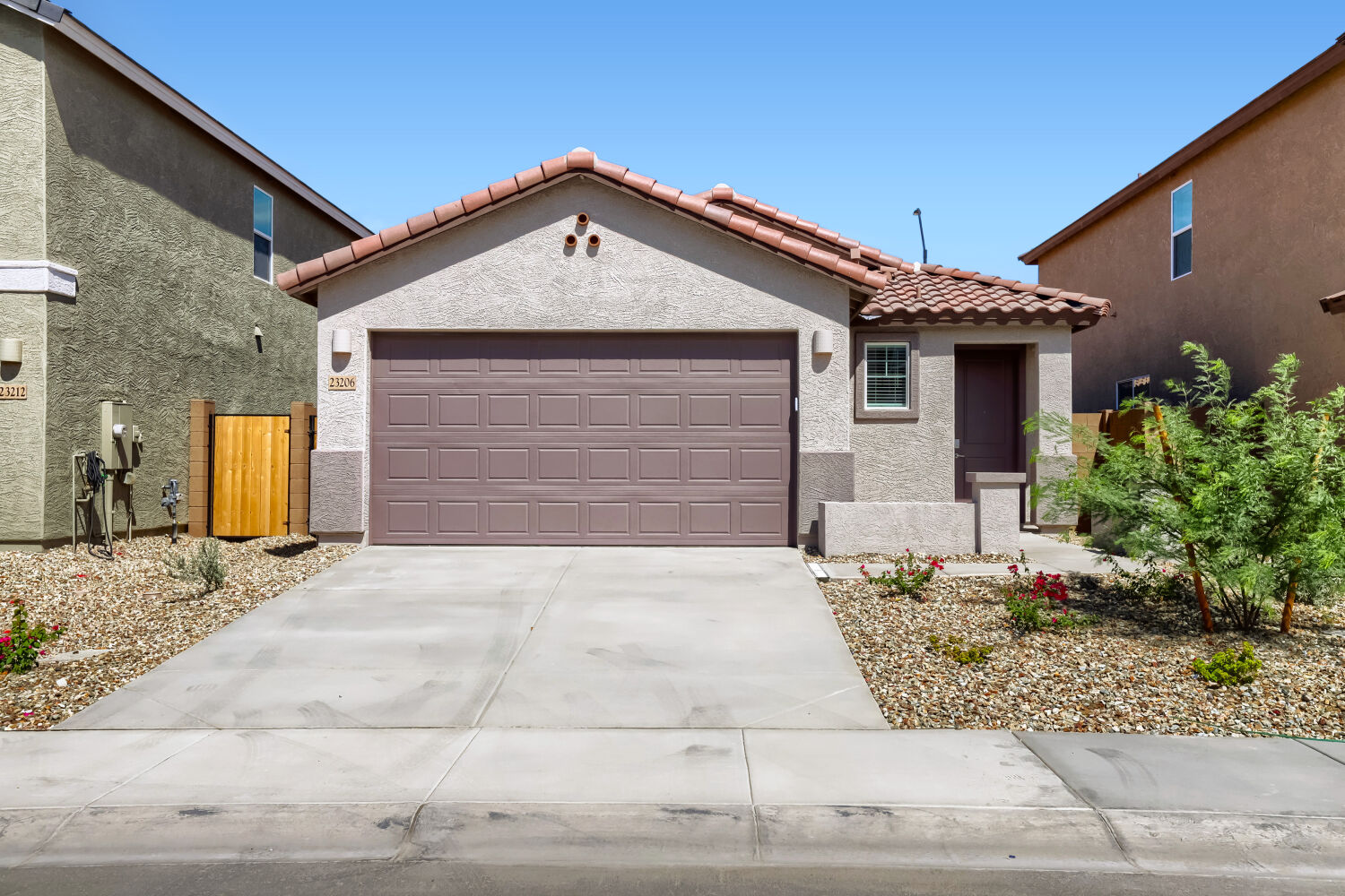 23206 W Corona Ave   Web Quality   001   01 Exterior Front