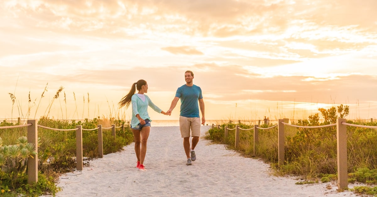 N Pic Couples Outdoors Beach Walking Holding Hands