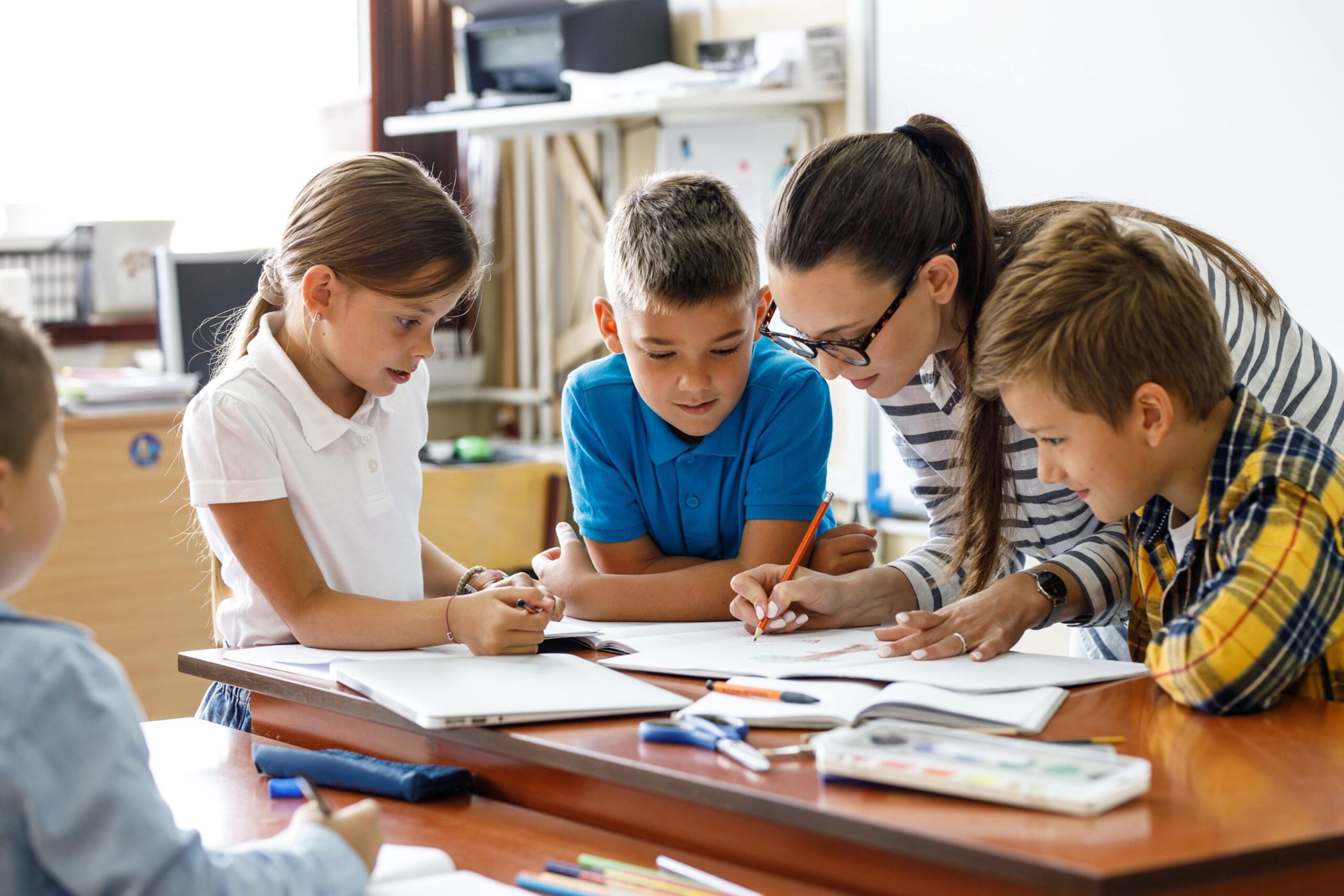 N Pic School Elementary Classroom Teacher Helping Students