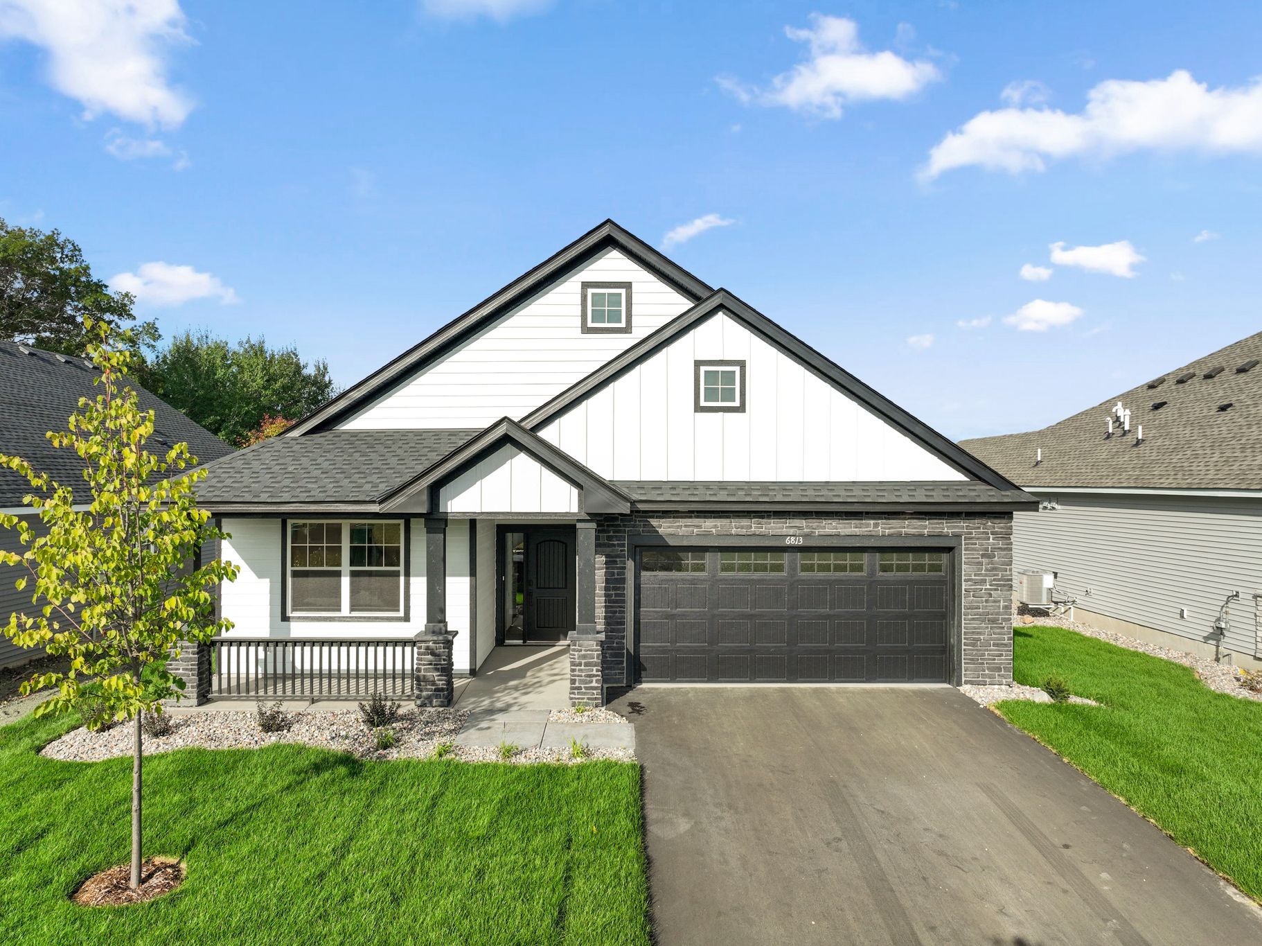 1 Tavera Buckingham QMI H S7603 Front Yard F1