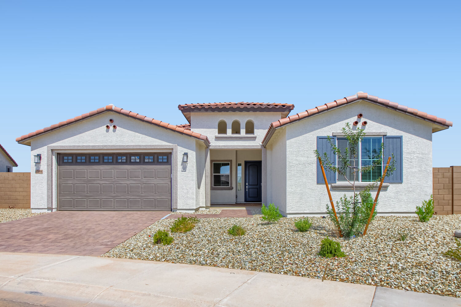 17598 W EL CORTEZ PL